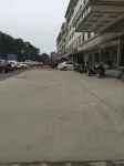 Dongfang Boutique Hotel - parking