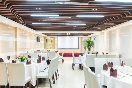 Fu Hua Hotel Отели рядом с достопримечательностью «Городской парк имени Сунь Ятсена»