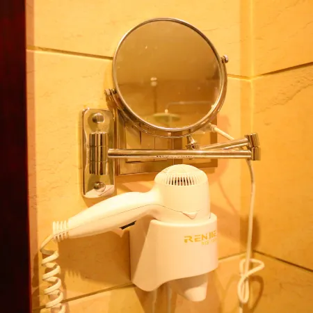 Thank Inn (Yancheng Qingnian Road Baolong Plaza)