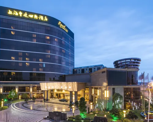 Royal Century Hotel Shanghai Hotels near Tangzhen Station
