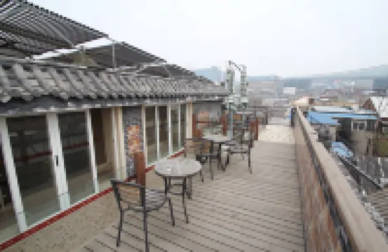 Haiyou Travel Art Homestay (Jinan Furong Street Kuanhouli)
