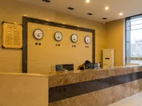 Weihui Yiju Hotel (Bus Station) Hotel di Weihui