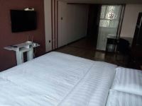 金鸿缘公寓(哈尔滨中央大街店) - 普通大床房