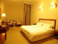 Ewenki Qixin Dun Hotel