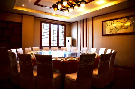 Tong-Print Hotel Отели рядом с достопримечательностью «Tonghai Confucian Temple»