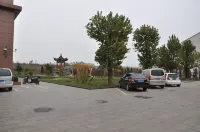 Gaodu Hotel (Jincheng Baofu) - parking