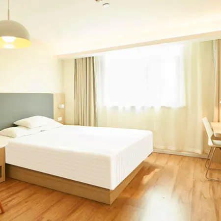 Junting Hotel (Hong'an Walmart Wanda Plaza Branch)