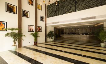 Boyue Lanwan Hotel (Hangzhou Zhijiang Zhuantang Songcheng Art Institute) )