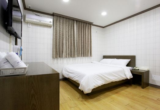 우리호텔 제주 객실 내부