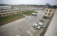 Golden World International Hotel - parking