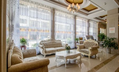 Vienna Hotel (Yangshuo Impression Lijiang Branch) - Housity