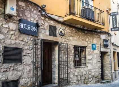 Mesón Hostal Hueso