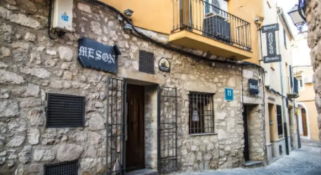 Mesón Hostal Hueso Hoteles en 