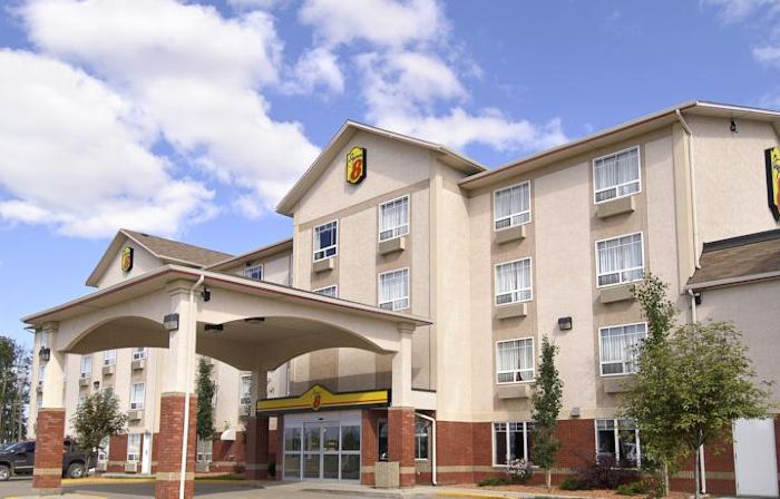 Super 8 by Wyndham High Level AB