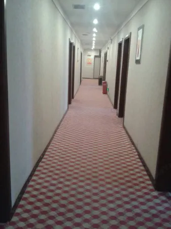 Huadu Business Hotel Отели рядом с достопримечательностью «The Site of the Red Army Forced the Wujiang River Boundary Battle»