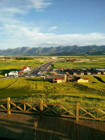 Mubaike Business Hotel Отели рядом с достопримечательностью «Menyuan Rapeseed Flower Field»