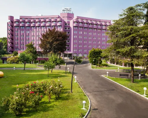Hotel Da Vinci Hotels near Allianz Tower