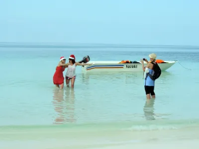 Nazaki Luxury Beach Hotel Các khách sạn gần Bun'bera
