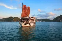 Royal Palace Cruise Hotels in Tuan Chau