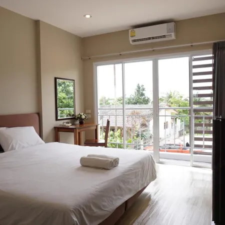 Chompu Nakarin Apartment
