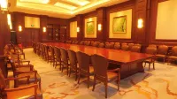Heihe Yinjian Hotel