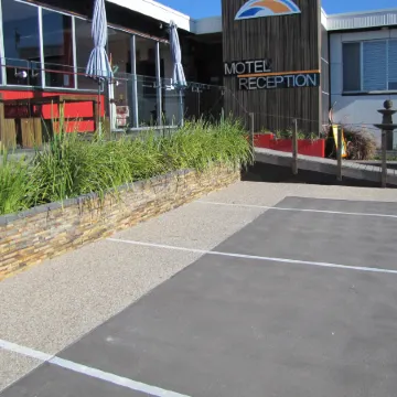 Top of the Town Motor Inn