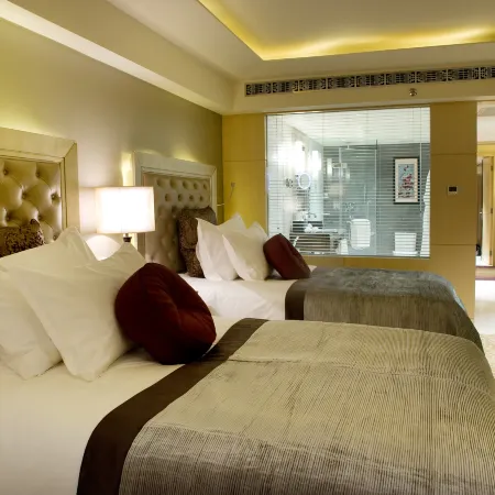YANGJING HOTEL Отели рядом с достопримечательностью «Станция метро Fuxingmen»