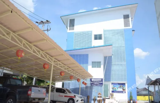 拉差布里鬱金香酒店