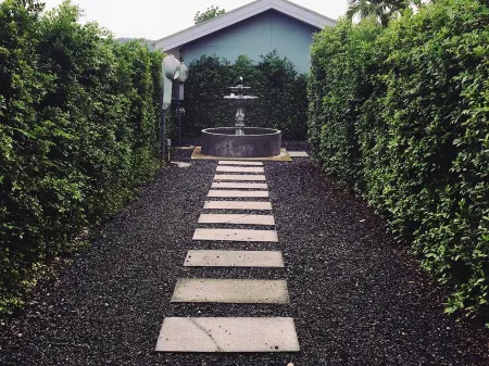 1715 House & Caff Resort, Phuket