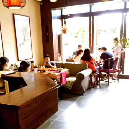 Shiyuan Inn Отели рядом с достопримечательностью «Парк Ориентал-Лэнд»