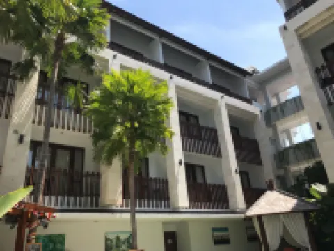 Grand La Walon Hotel Легиан: отели