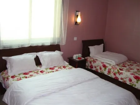 Anxin Huaxin Hotel Отели рядом с достопримечательностью «Lotus Grand View Garden»