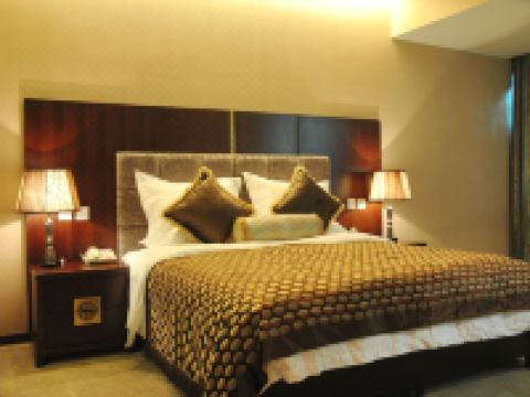 航空城酒店(洛阳天堂明堂店) - 豪华大床房