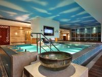 广州卡威尔酒店 - 室内游泳池