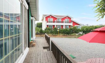 Taean Mongsanpo Pine and Apple Pension