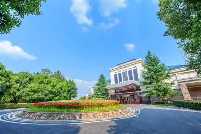 Baiyunshan State Guest House Hotels in Суејџоу