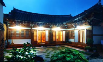 Saekdong Hanokstay House Jeonju
