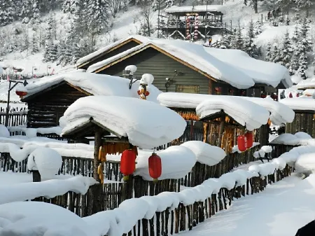 Xuegu Dingzihan Shishang Guest House Отели рядом с достопримечательностью «Snow Valley»
