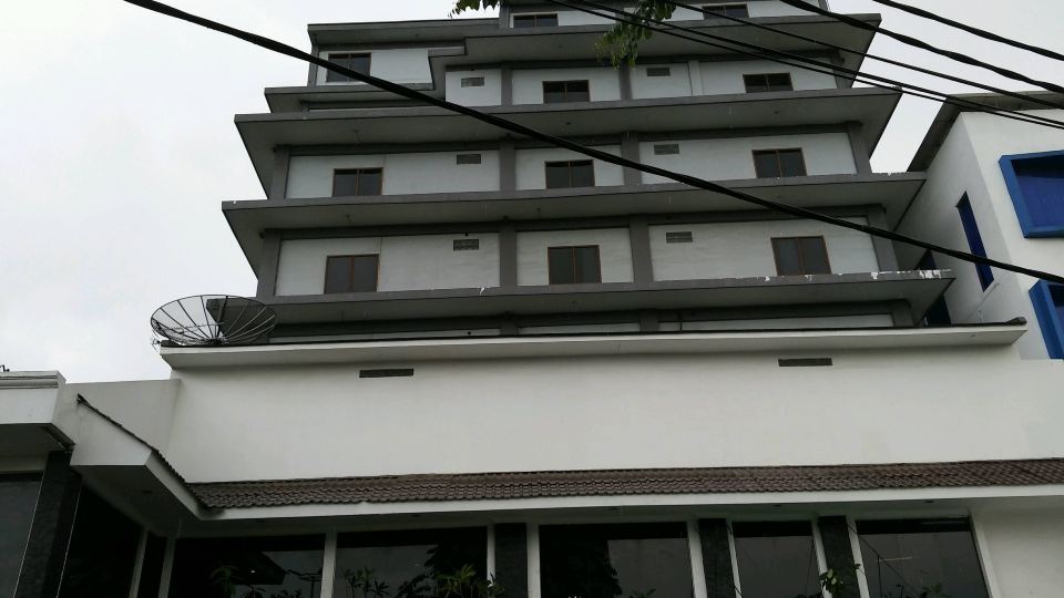 Hotel New Idola