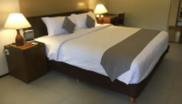 Hotel Neo+ Green Savana Sentul City