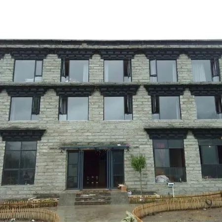 Zhaxi Zhuomu Hotel