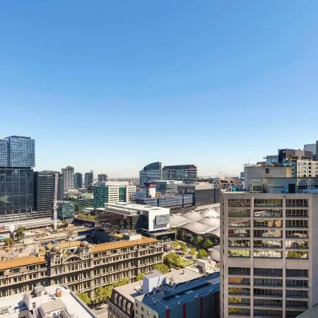 Aura on Flinders Serviced Apartments
