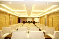 Royal Hotel Hotel di Tuquan