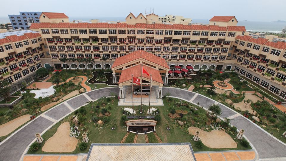 Cheeful Island Resort Hotel