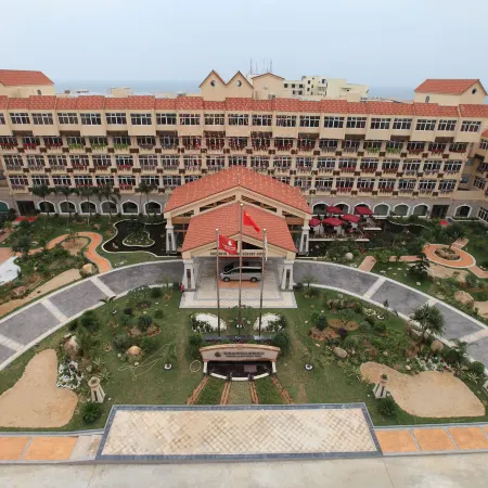 Cheeful Island Resort Hotel