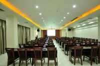 Homeinn Ripple Yun Hotel (Nanzhang Railway Station) Hotels in Nanzhang
