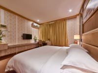 城市连锁酒店(广州新白云国际机场店) - 阳光标准大床房