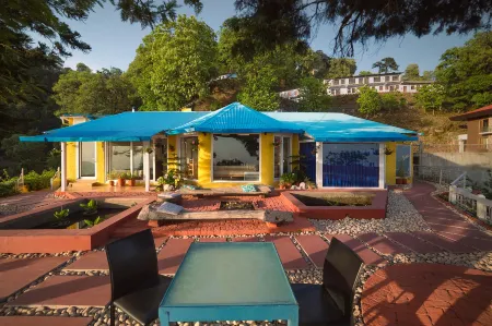 Seclude Mussoorie, Winterline Отели рядом с достопримечательностью «Mall Rd»