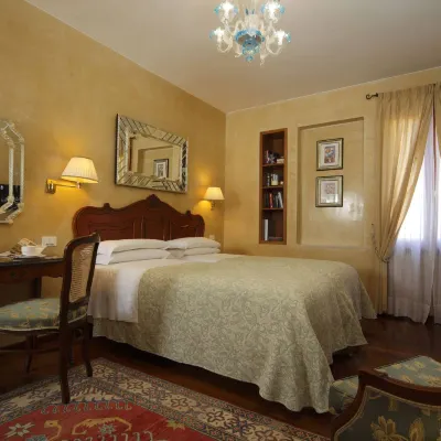 Hotel Bisanzio Отели рядом с достопримечательностью «Венецианский Арсенал»