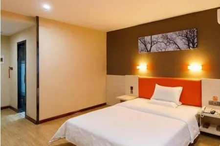 Zhuanghe Zhuoyi Hotel Отели рядом с достопримечательностью «Zhuanghe Station Lingdong Station»